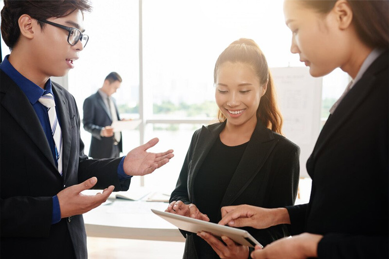 Chọn cách giao tiếp phù hợp với từng đối tượng