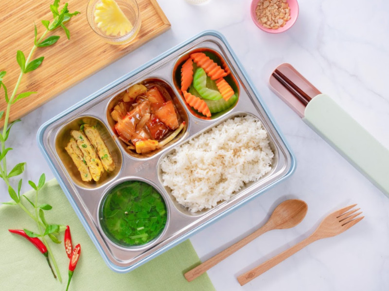 Một số lưu ý khi lựa chọn thực đơn cơm văn phòng
