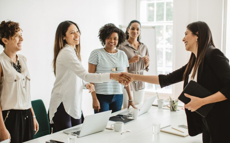 cách đối phó với đồng nghiệp độc hại: tìm môi trường mới