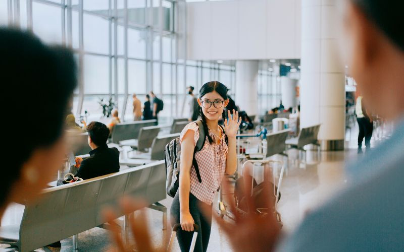 Chào tạm biệt mọi người