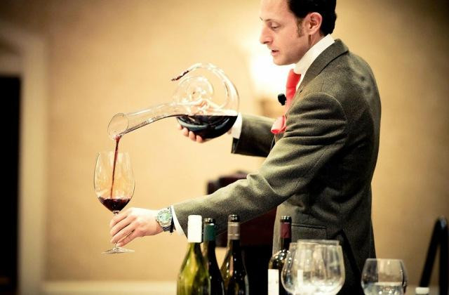 Công việc của sommelier trong nhà hàng khách sạn là gì