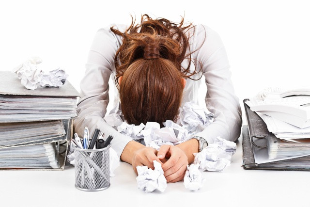 OT là gì? Tìm hiểu về làm thêm giờ và những tác động tiêu cực