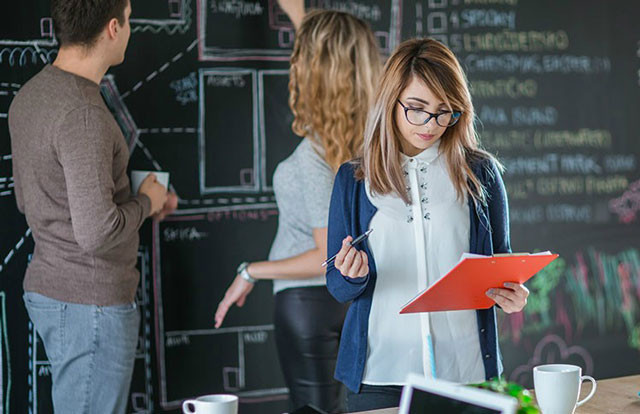 Marketing Coordinator tổ chức các hoạt động quảng cáo