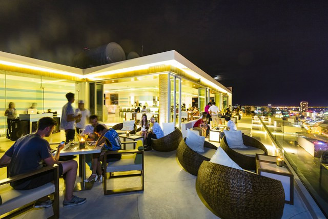 Nhà hàng tại Condotel