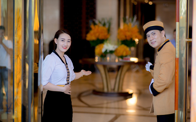 Nhân viên phục vụ VIP