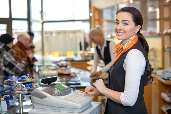 Cashier là gì? Những thông tin cần biết về vị trí nhân viên thu ngân