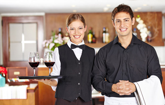 Nhân viên là gì? Khám phá vai trò và các vị trí staff trong ngành khách sạn và nhà hàng